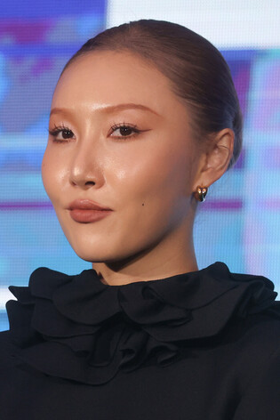 S. Korean singer Hwasa