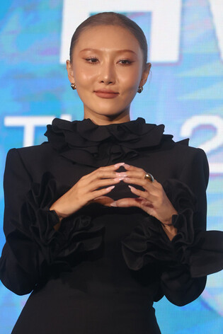 S. Korean singer Hwasa