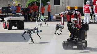 Robots in drill against nuclear power accidents