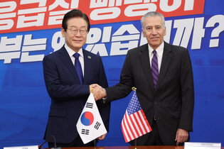 Lee meets U.S. ambassador