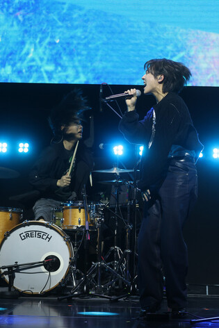 S. Korean rock band Dragon Pony