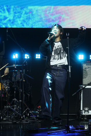 S. Korean rock band Dragon Pony