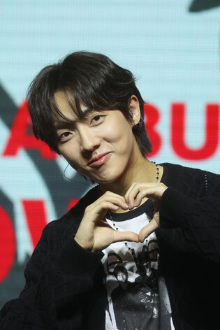 S. Korean rock band Dragon Pony