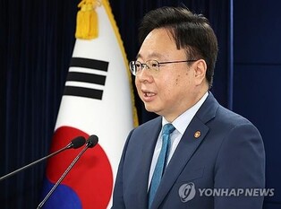 Adjustment to 2025 med school quota impossible: health minister