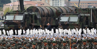 Yoon inspects troops