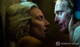 '조커: 폴리 아 되', '베테랑 2' 제치고 1위로 출발