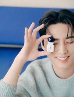 신세계인터 로이비, 브랜드 모델로 데이식스 영케이 발탁