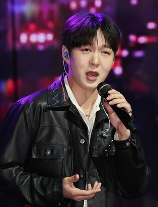 S. Korean singer Lee Chang-sup