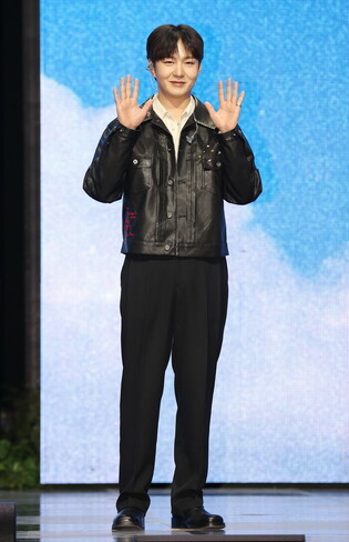 S. Korean singer Lee Chang-sup