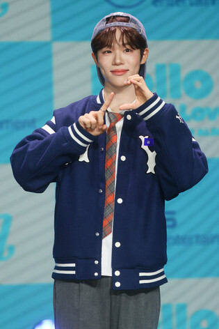 S. Korean boy group The Wind