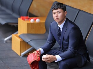 [게시판] 갤럭시, 삼성라이온즈 신인 선수들에게 양복 협찬