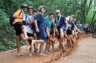 '맨발걷기의 도시' 대전…가을철 걷기 좋은 코스는