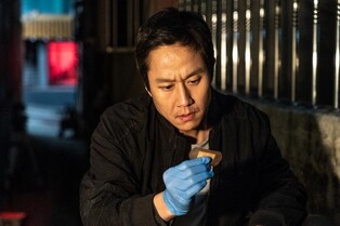 (Movie Review) Relatable villains shine in crime-action 'Dirty Money'