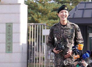 BTS 제이홉 "인생 제3장 시작…멋진 활동 많이 보여줄 것"
