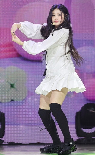 S. Korean girl group Illit