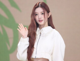 S. Korean girl group Illit