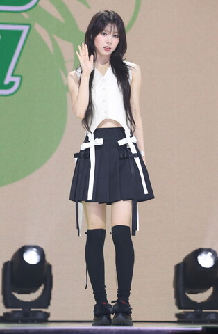 S. Korean girl group Illit