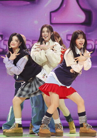S. Korean girl group Illit