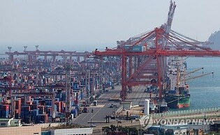 (LEAD) S. Korea's economy grows weaker-than-expected 0.1 pct in Q3: BOK