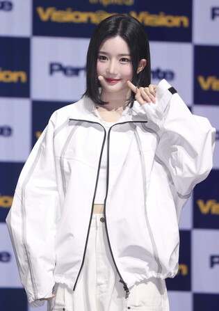 S. Korean girl group tripleS