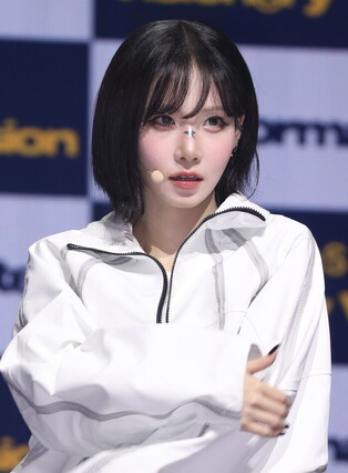 S. Korean girl group tripleS