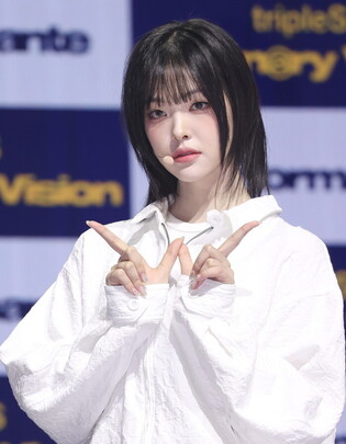 S. Korean girl group tripleS