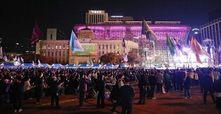 Purple abounds in tribute to Itaewon tragedy