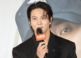 Photos from press conference of 'The Firefighters'