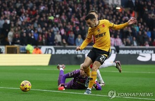 '황희찬 팀훈련 복귀' 울버햄프턴, 개막 11경기 만에 첫 승리