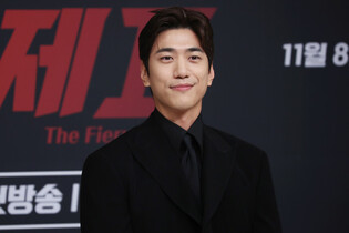S. Korean actor Sung Jun