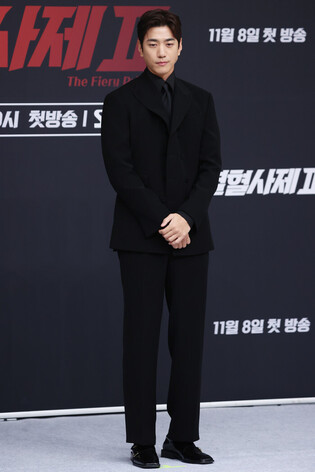 S. Korean actor Sung Jun