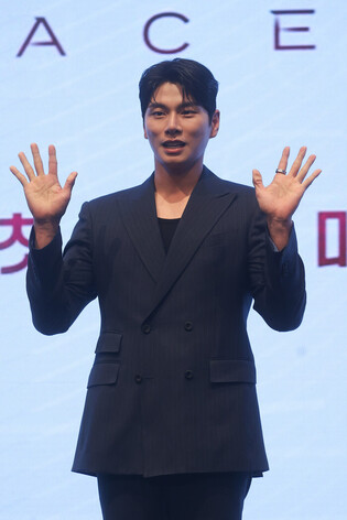 S. Korean actor Lee Yi-kyung