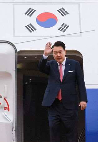 Yoon departs for Peru, Brazil for APEC, G20 summits