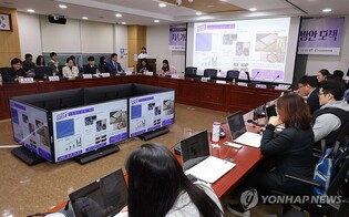 "K팝 앨범 한장당 탄소배출량 500g…중복구매 상술 멈춰야"