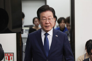 Opposition leader in crisis