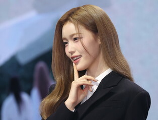 S. Korean girl group Izna