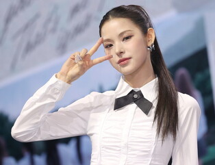 S. Korean girl group Izna