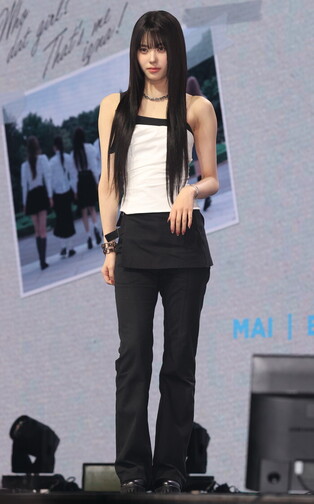 S. Korean girl group Izna