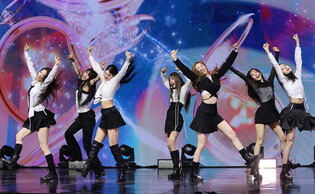 S. Korean girl group Izna