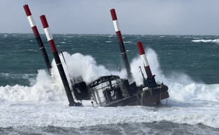 Maritime launch pad for space rockets stranded