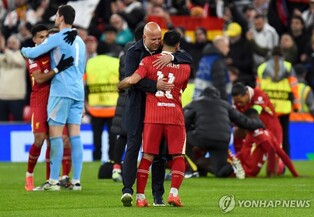 리버풀, 레알 마드리드 2-0 격파…UCL '5연승 행진+1위 질주'