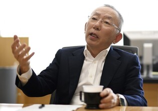 유니클로 회장 "중국 신장 면화 안 쓴다"…첫 언급