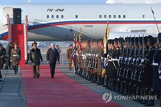 (2nd LD) Russia's ties with N. Korea 'expanding,' including on military: Russian defense chief