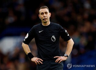 리버풀 감독 비난하고 마약 의혹받는 EPL 심판 퇴출