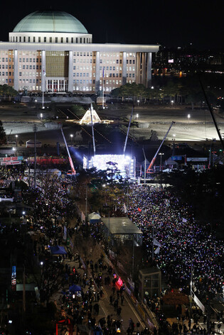 Nat'l Assembly votes to impeach Yoon