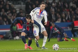 '이강인 63분 출전' PSG, 리옹에 3-1 승리…3경기 만에 승전고