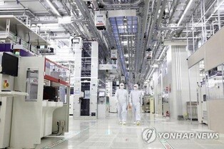 (Yearender) S. Korea's export-dependent economy faces lowered growth projection amid weak domestic demand