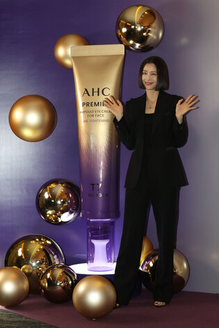 S. Korean model Lee Hyun-yi