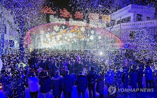 화천군 선등거리 '스위치 온'…산천어축제 시즌 돌입
