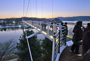 춘천 의암호를 한눈에…'춘천 사이로 248' 출렁다리 개통